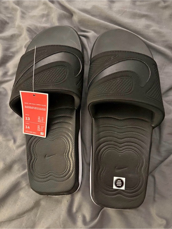 Nike Black Men\'s Slide Sandals with Textured Strap